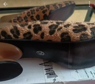 Zapatos de tacón con estampado de leopardo