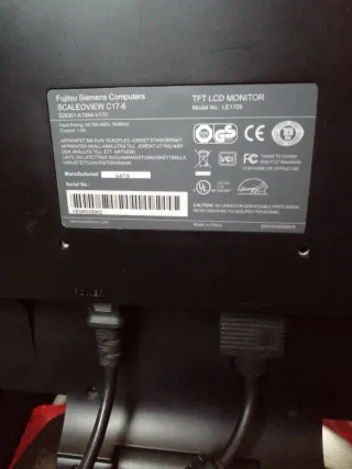 Pantalla Fujitsu Siemens Plata y Negra