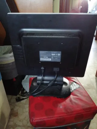 Pantalla Fujitsu Siemens Plata y Negra