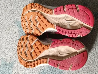 Zapatillas Nike Rosa y Plata