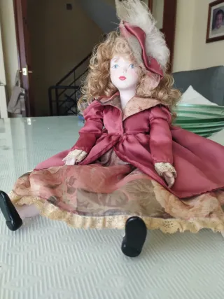 Muñeca de porcelana antigua