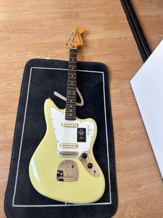 Fender Jaguar Player II Rosewood Yellow (NUEVA)