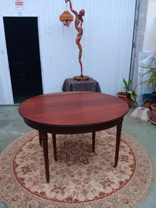 Mesa redonda de madera estilo francés con suplemen