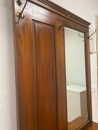 Perchero de nogal para pasillo