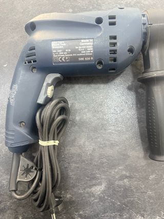 Taladro percutor AEG SBE 630 R