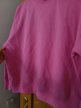Sudadera rosa oversize
