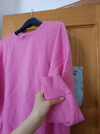 Sudadera rosa oversize