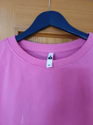 Sudadera rosa oversize