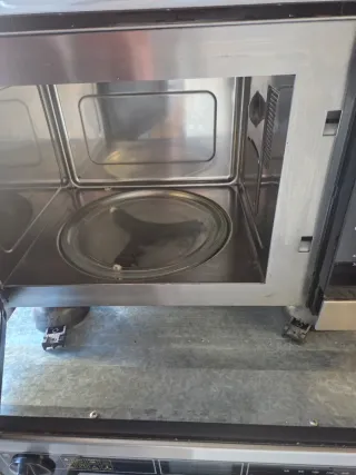 Horno y Microondas Teka