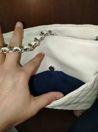 Borsa bianca trapuntata con tracolla