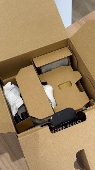 PRECINTADA Canon EOS R50 + 18-45mm