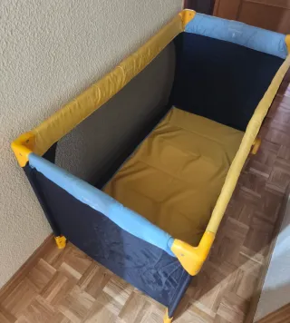 Cuna de viaje BABIES"R"US + colchón + bolsa