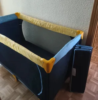 Cuna de viaje BABIES"R"US + colchón + bolsa