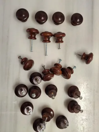 Pomos de madera para armarios y cajones