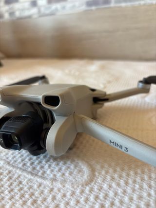 DJI Mini 3 Dron + Batería (Fallo Gimbal)