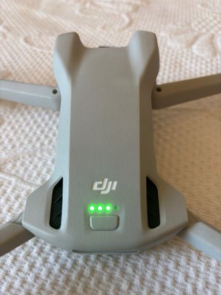 DJI Mini 3 Dron + Batería (Fallo Gimbal)