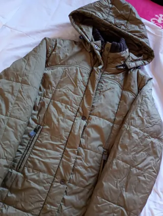 Chaqueta acolchada con capucha