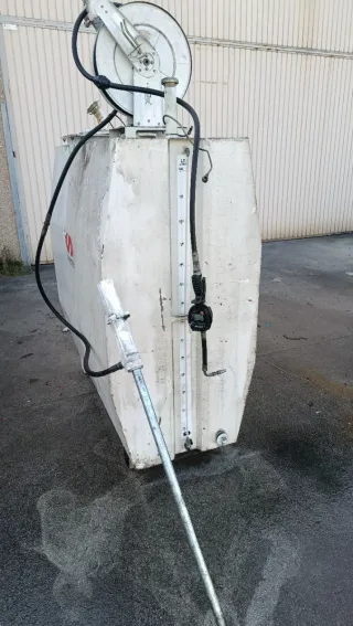 Depósito de aceite 1500L con bomba