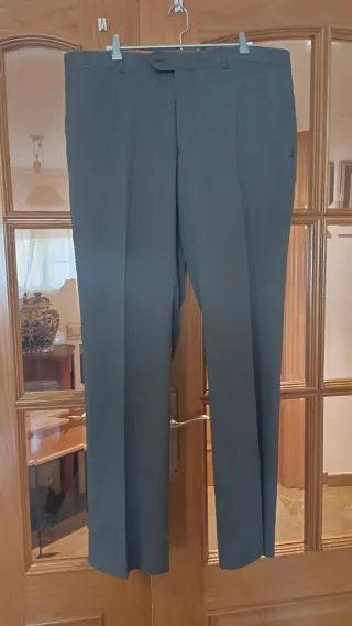 Traje de caballero gris