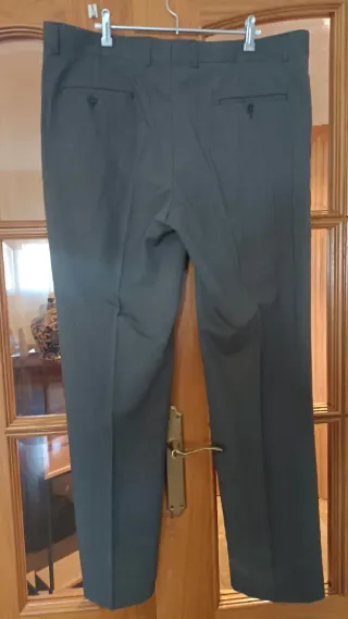 Traje de caballero gris