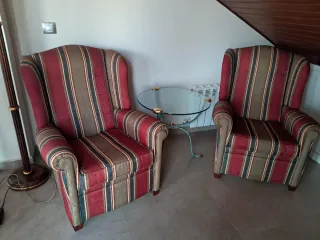 2 Sillones butaca tapizados tela multicolor.