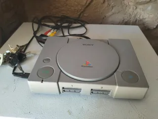 PlayStation 1 (PS1) con cables