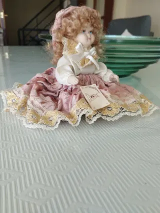 Muñeca porcelana cara, manos y pies