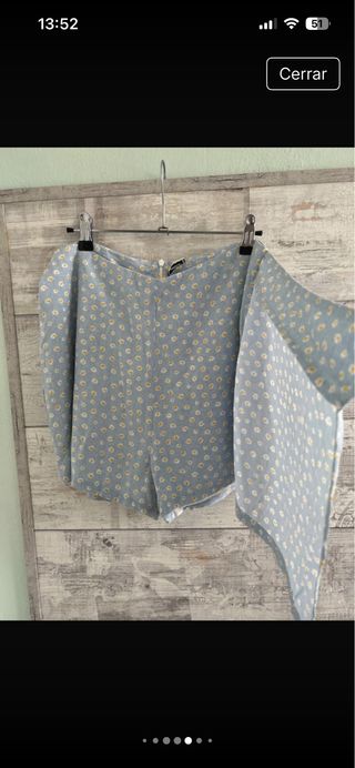 Conjunto de falda corta y minifalda por 7,00€