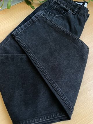 Pantalón vaquero negro Bershka Talla 34