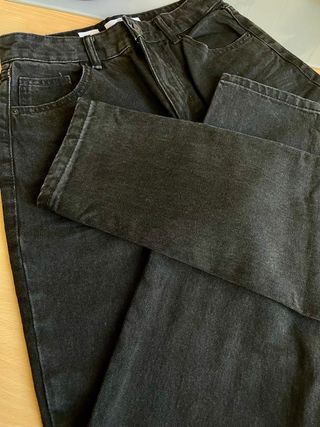 Pantalón vaquero negro Bershka Talla 34