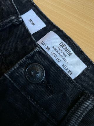 Pantalón vaquero negro Bershka Talla 34
