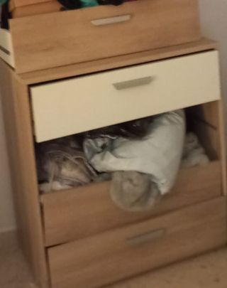 Cómoda 4 cajones madera y tela