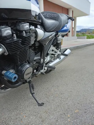 Yamaha XJR 1300