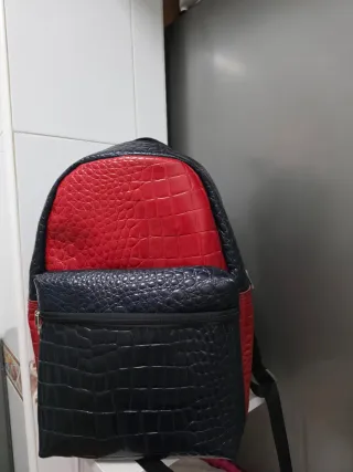 Mochila Cuero azul marino y Roja