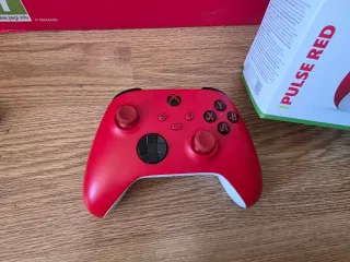 Mando Xbox Series Pulse Red