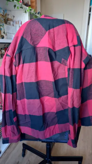 Camisa cuadros Bershka roja y negra