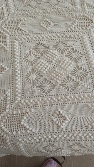 Colcha ganchillo artesanal beige