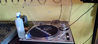 Tocadiscos Audio-Technica AT-LP140XP Color Plata