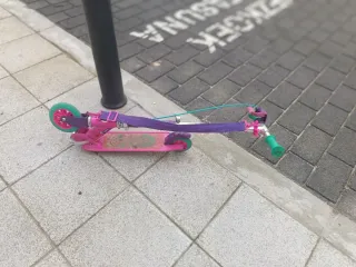 Patinete infantil Oxelo morado y rosa