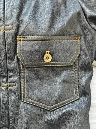 Chaqueta de cuero negra