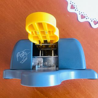 Troqueladora Lucky 8 Punch We R Memory Keepers