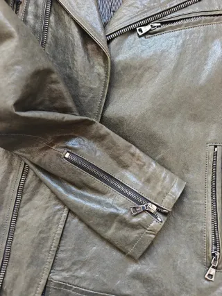 Chaqueta de cuero verde oliva
