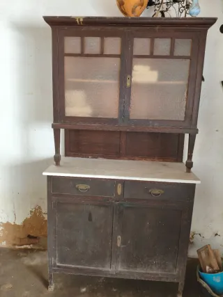 Mueble antiguo madera