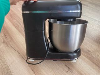 Amasadora Silvercrest Negra