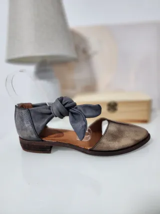 Bailarinas de piel color marrón y gris