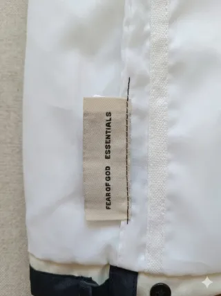 Chaleco Fear of God Essentials Beige