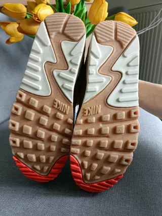 Nike Air Max 90 SE Talla 38 Beige/Marrón