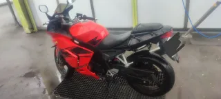 Daelim Roadwin 125 R Roja y Negra