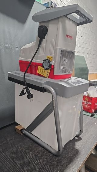 Trituradora eléctrica de jardín IKRA ILH 3000 A