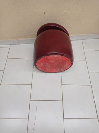 Puff baúl de piel marrón/rojo